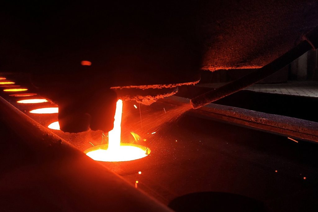 Why Late Inoculation Helps Stabilize Cast Iron Before Pouring